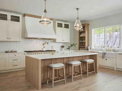 Custom Kitchen Cabinets